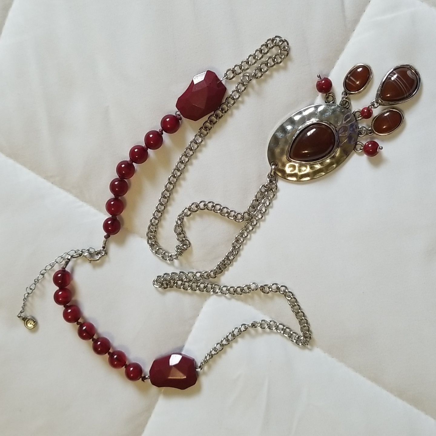 1926 Hammered Silver Red Stone Oval Necklace